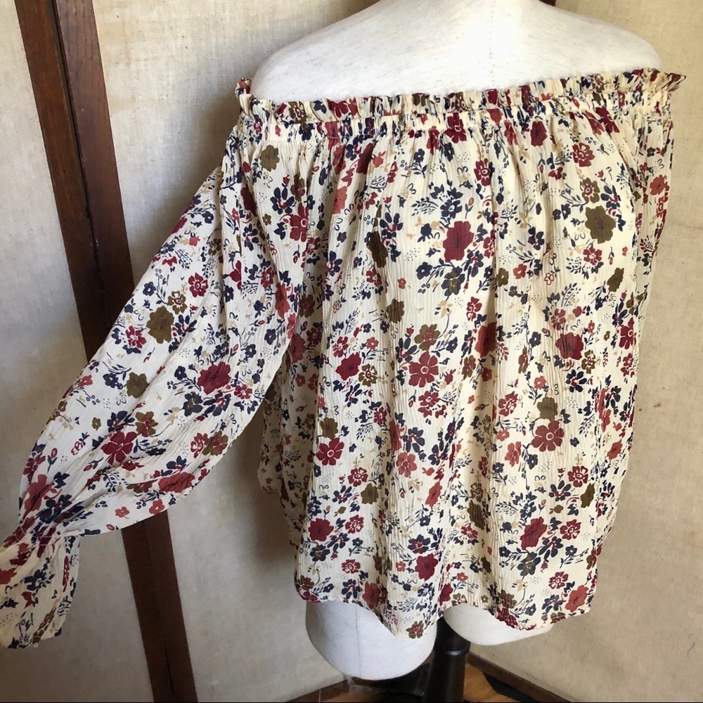 Silent Wanderer | Beige Floral Off Shoulder Top - Picture 4 of 6